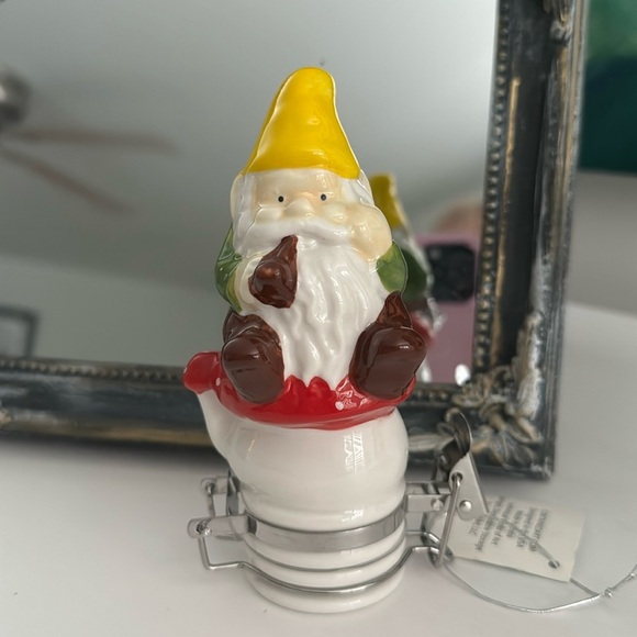 Set Gnomes Porcelain Container Art Decor NWT (2) - Picture 4 of 10